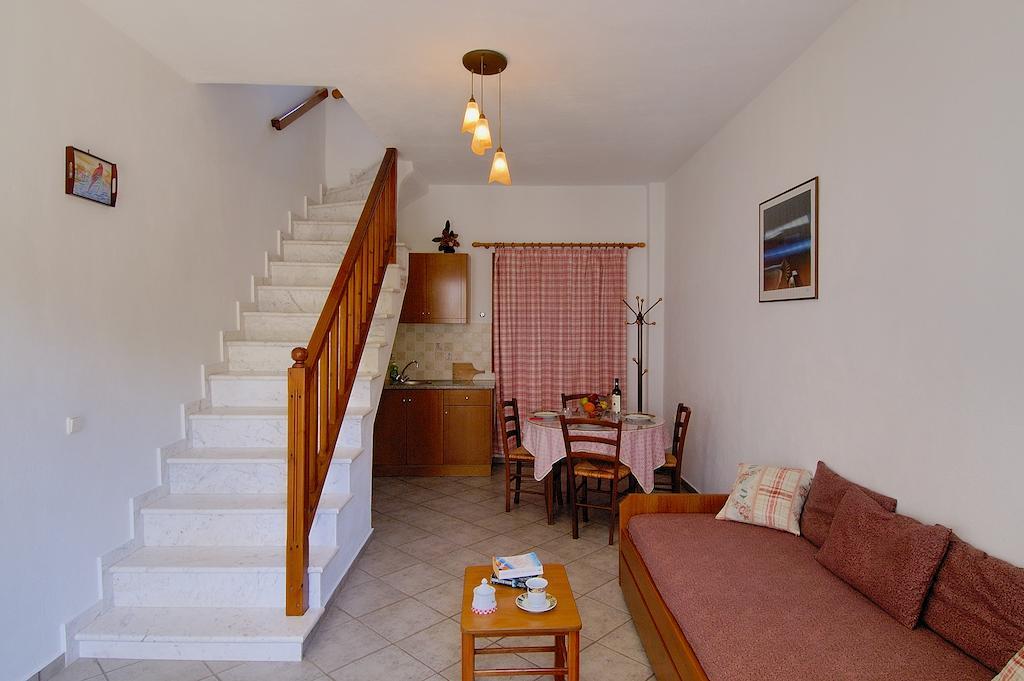 Charoula Apartment Platanias  Room photo