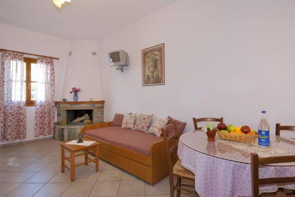 Charoula Apartment Platanias  Exterior photo
